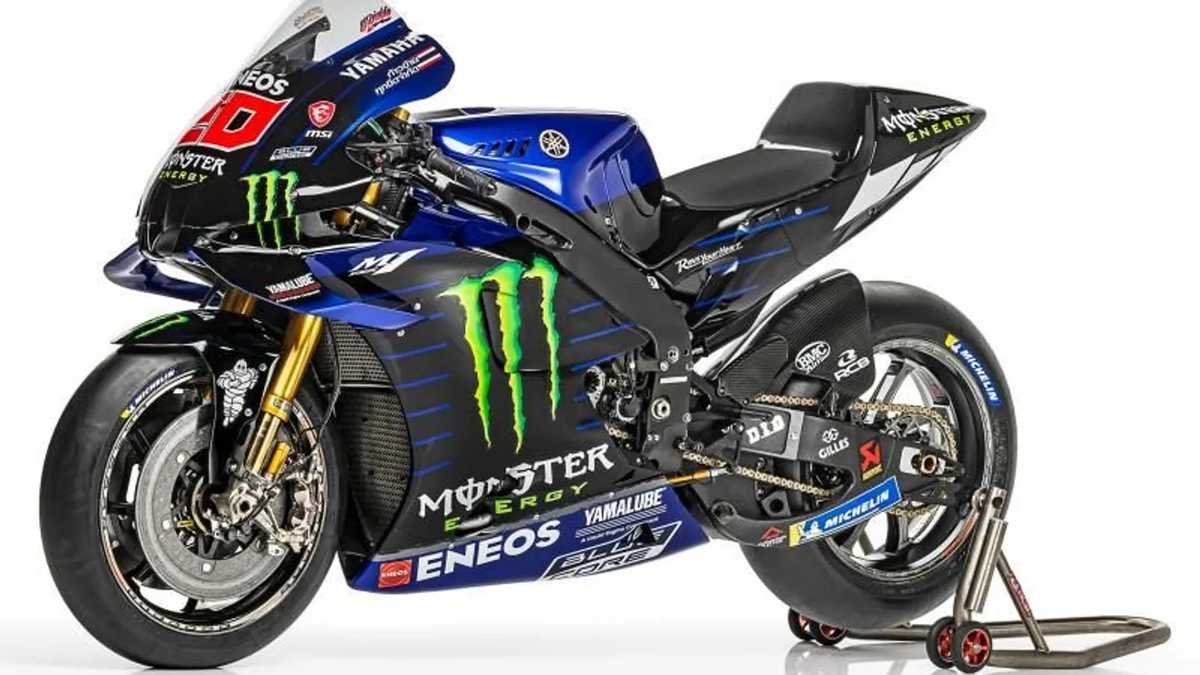 Yamaha M1 2026 front three-quarter view on track showing aerodynamic fairing and Yamaha livery